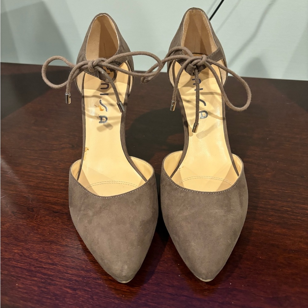 Unisa suede pumps